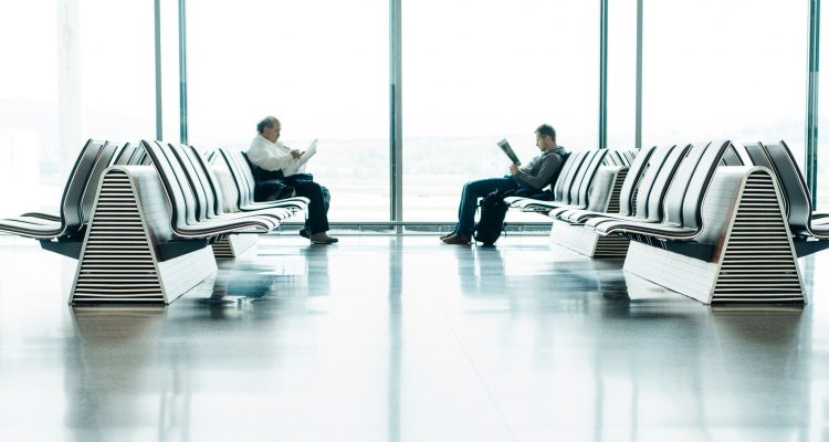 https://webverzekering.nl/wp-content/uploads/2019/07/airport-chair-indoors-968875-750x400.jpg